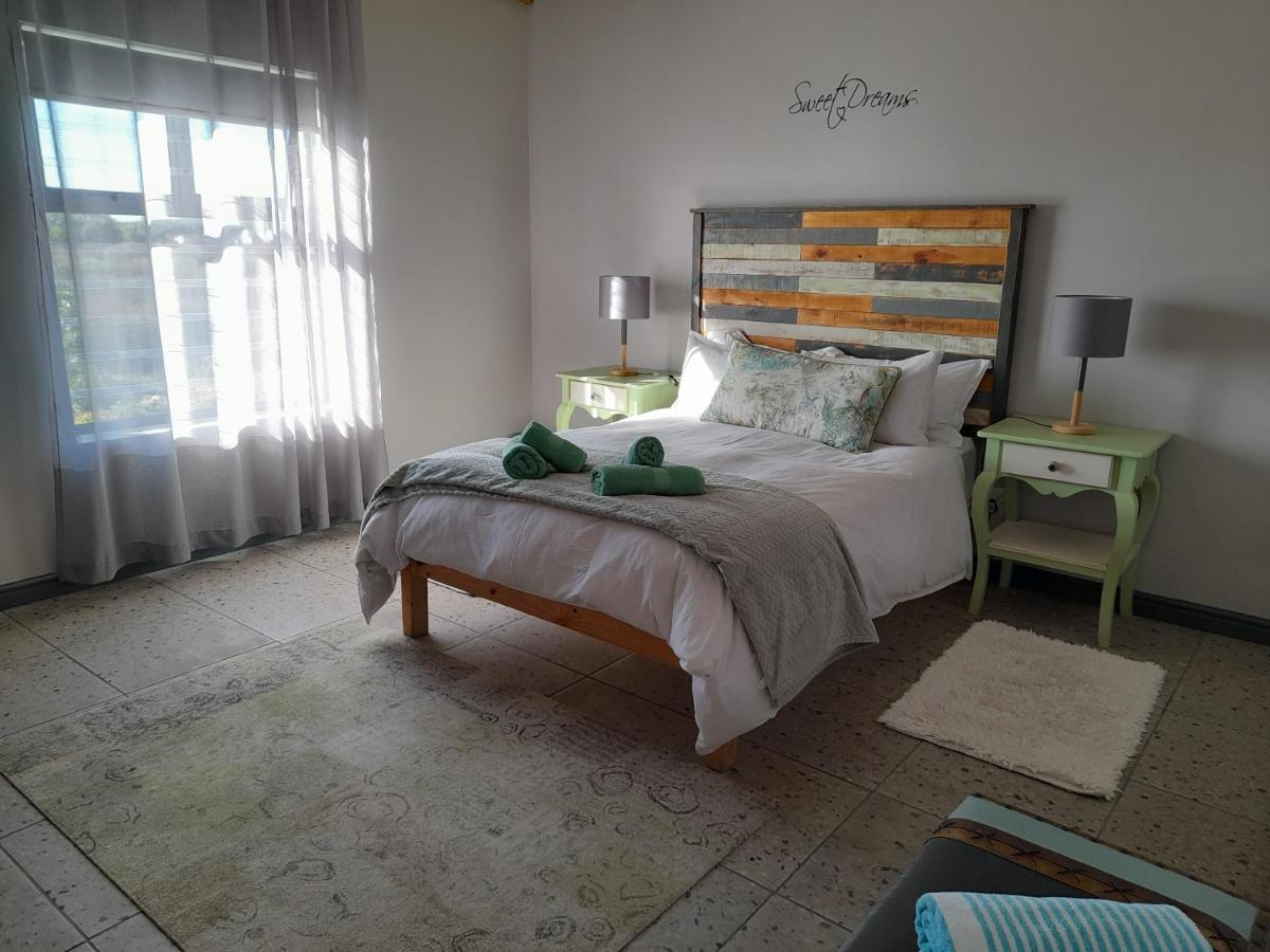 Camelot Cottages Langebaan Exterior foto